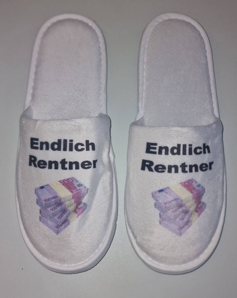 Endlich Renter Frottee Slipper Hausschuh Pantoffel Ruhesstand Pension Letzter Arbeitstag Rentner Scherzartikel Gag Mitbringsel von Spruchdruck