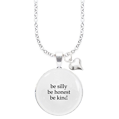 Nickelfreie Kette mit Sterlingsilber-Legierung 80 cm mit Anhänger Spruch in 2,5cm großer Glaslinse und Charm Herz: be Silly be Honest be Kind von Spruchketten BY LIEBLICHKEITEN