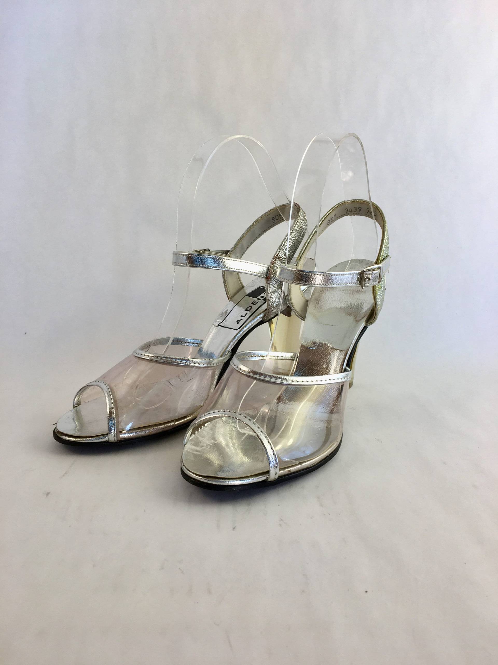 1970Er Jahre Silber Aldens Riemchen Tanzschuhe 1970Er Jahre Silber Aldens Riemchen Tanzschuhe von SpryFashion