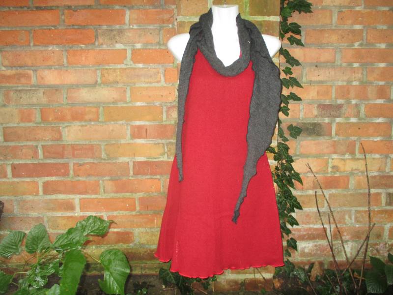 Kleid Gefilzt Gewalkt Tunika Wolle Filzwolle Schurwolle Wollkleid Xs S M L Rot Uni Merinowolle von SpunkLaden