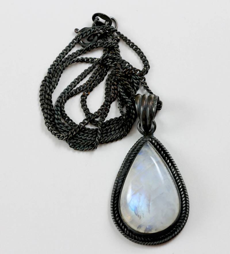 Blauer Mondstein Anhänger Glatt Sterling Silber Teardrop Halskette Kette Schwarz Oxidized Cabachon Einfaches Einzigartiges Design Natürlicher von Spyglassdesigns