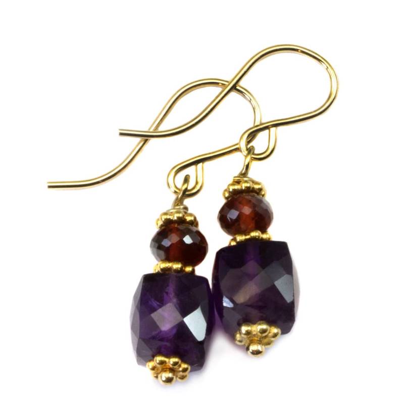 Lila Amethyst Rot Granat Ohrringe 14K Solid Gold Oder Filled Ohrhaken Stacked Stones Perlen Akzente Natürliche Edelsteine Einfache Alltags Tropfen von Spyglassdesigns