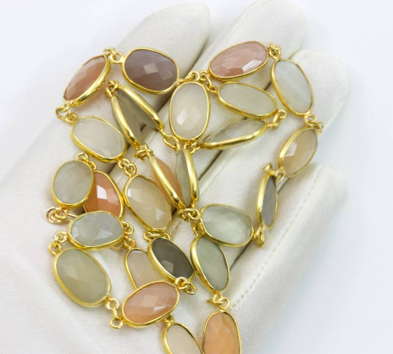 Mondstein Halskette Facettierte Pfirsich Grau Weiß Lünette Set 14K Gelb Gold Fill Und Platte 24 Zoll Kette Linked Large Classic Natural von Spyglassdesigns