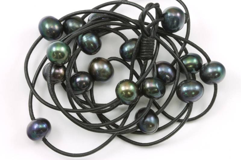 Perlenkette Groß Schwarz Pfau Süßwasser Zuchtperlen Leder Halskette 62 "Verknotet Wrap Hochglanz Wickelarmband Spyglass Designs von Spyglassdesigns