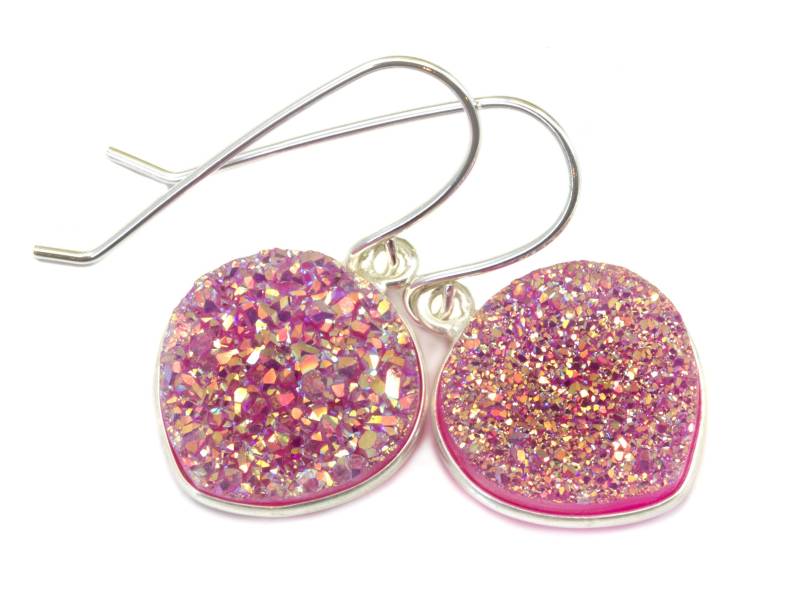 Rosa Druse Ohrringe Herzförmige Sterling Silber Oder 14K Gelbgold Gefüllte Fassung Einfache Tropfen Feine Quarz Fernglas von Spyglassdesigns