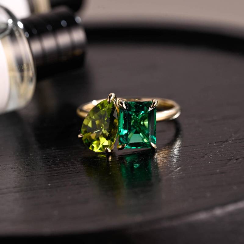Peridot Gewachsener Smaragd Toi Et Moi Ring, Zwei-stein-Verlobungsring, Edelstein-Ehering Im Tropfenschliff, Birthstone Jubiläumsring von SquaredesignAU