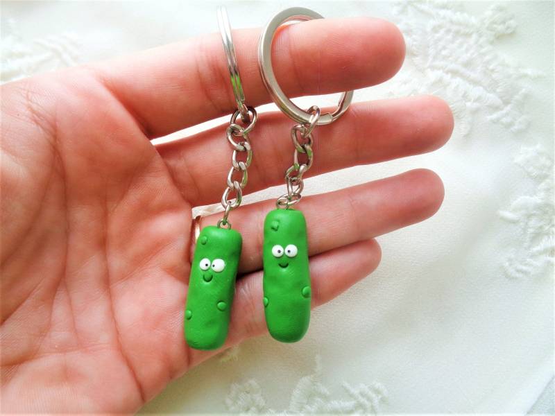 Pickle Dill Schlüsselanhänger - Niedliche Mini Dillgurke Lustiges Geschenk Für Den Besten Freund Freundschaft Valentinstag Weihnachtsgeschenk von SquirrelandBunnyShop