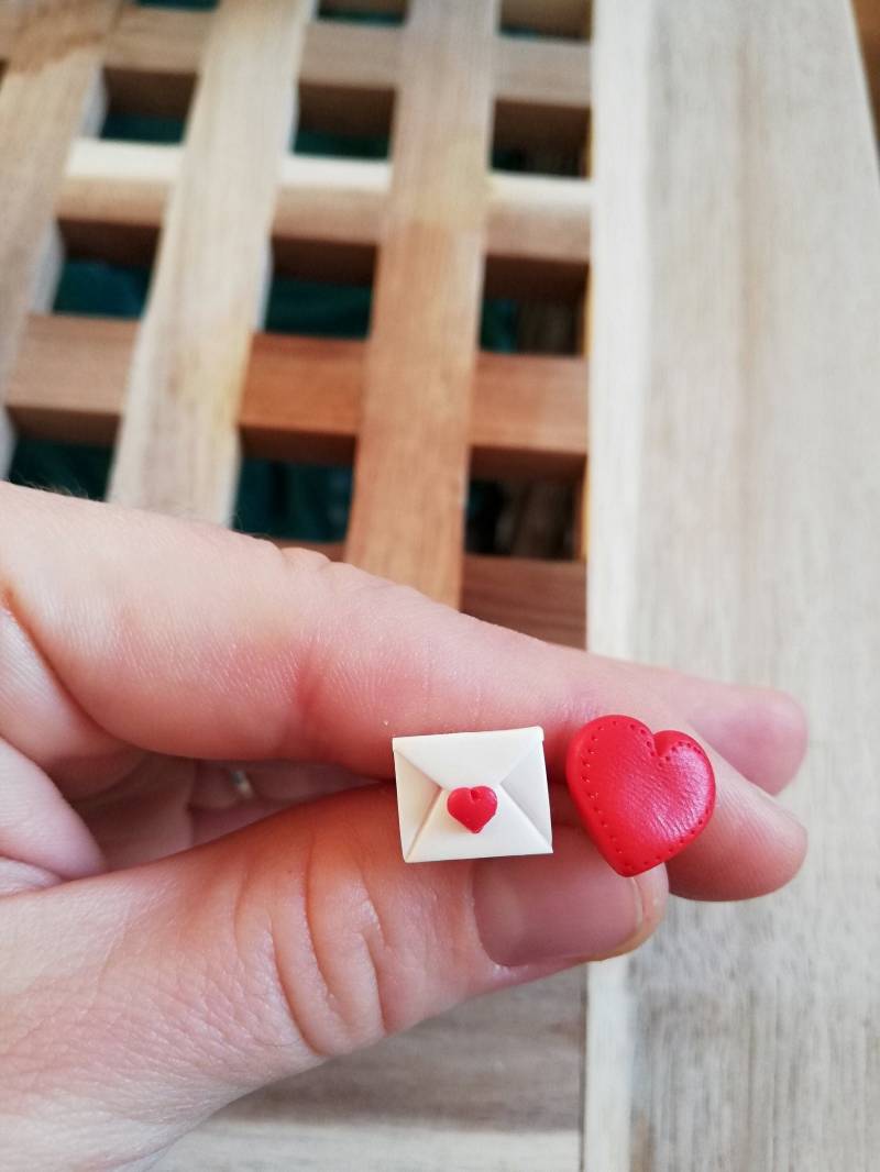 Valentinstag Ohrringe - Liebe Buchstaben Ohrringe-Herz Be My Valentine Geschenkidee Freund Freundin Geschenk Mismatched von SquirrelandBunnyShop