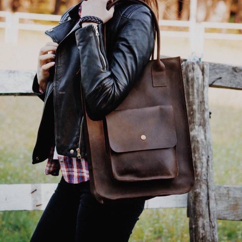 Handgefertigte Leder Tragetasche Große Crossbody Schultertasche Mit Reißverschluss Handgefertigte Leder Tragetasche Große Crossbody Schultertasche Mit Reißverschluss von SquirrelsBags