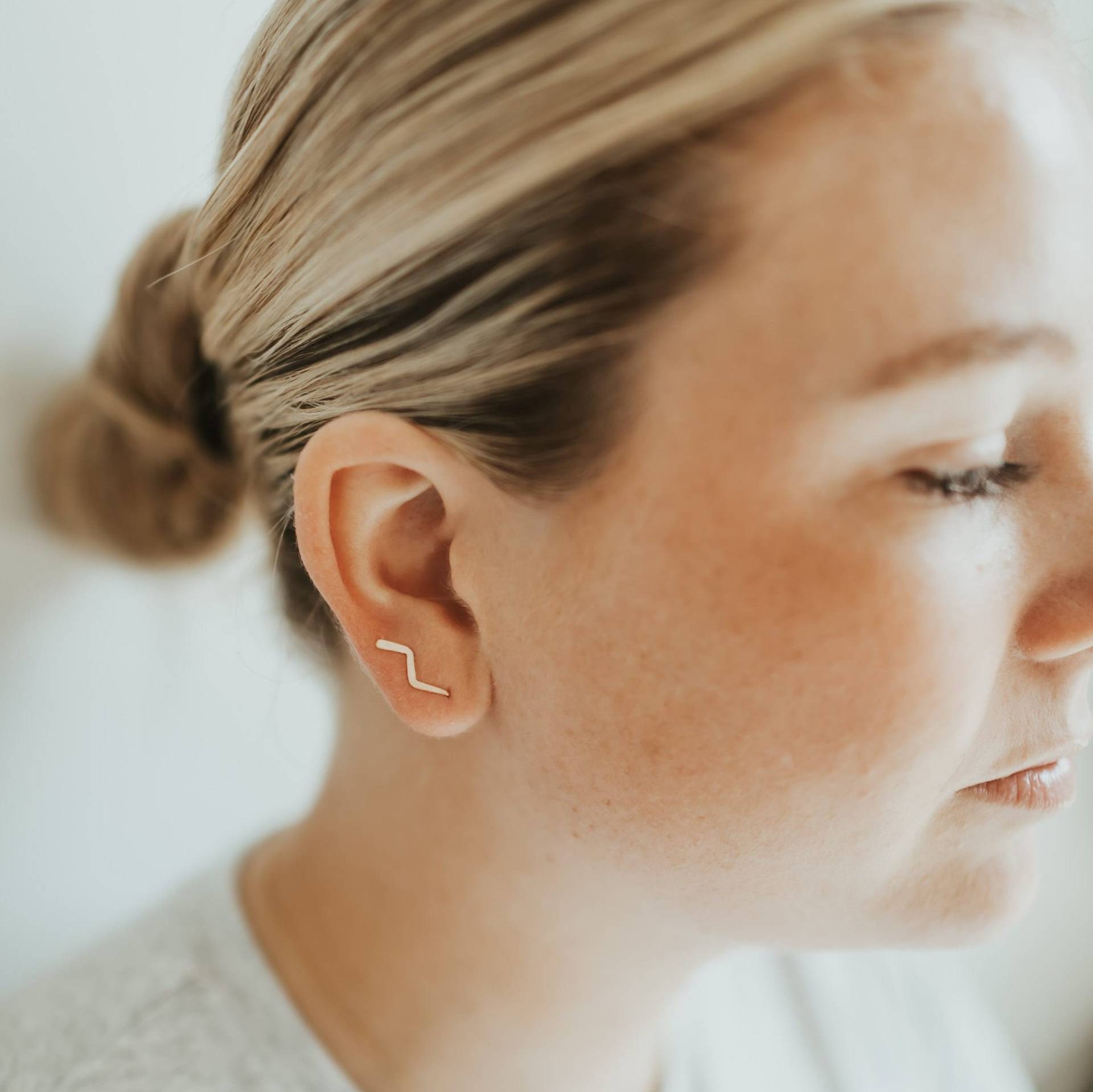 Rose Gold Ohr Kletterer, Einfacher Kleiner Blitz Ohrstecker, Winzige Zick-Zack Ohrring, Freundin Freund Tochter Schwester Geburtstag, Maine Mom Rose Gold Ohr Kletterer, Einfacher Kleiner Blitz Ohrstecker, Winzige Zick-Zack Ohrring, Freundin Freund Tochter Schwester Geburtstag, Maine Mom von SquirrelsNestJewelry