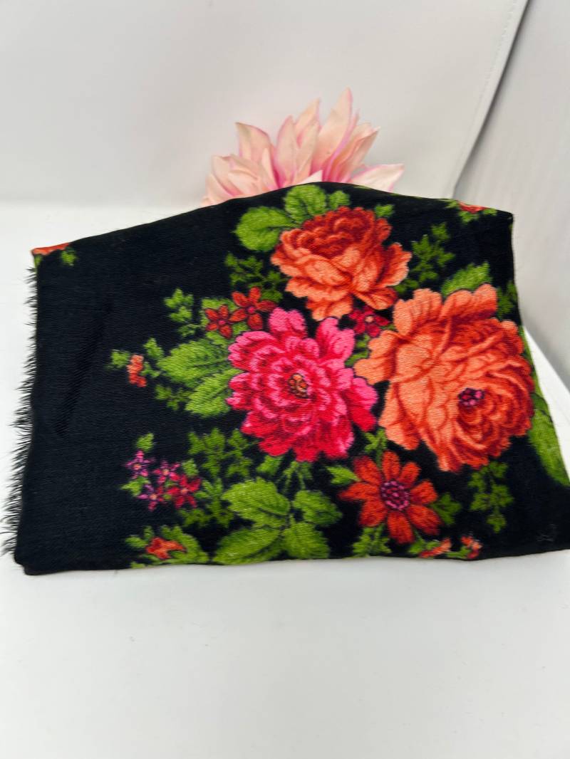 Vintage Schal Aus Baumwolle Und Leinen. Blumiges 80Er Jahre Halstuch von StaceyDoesVintage