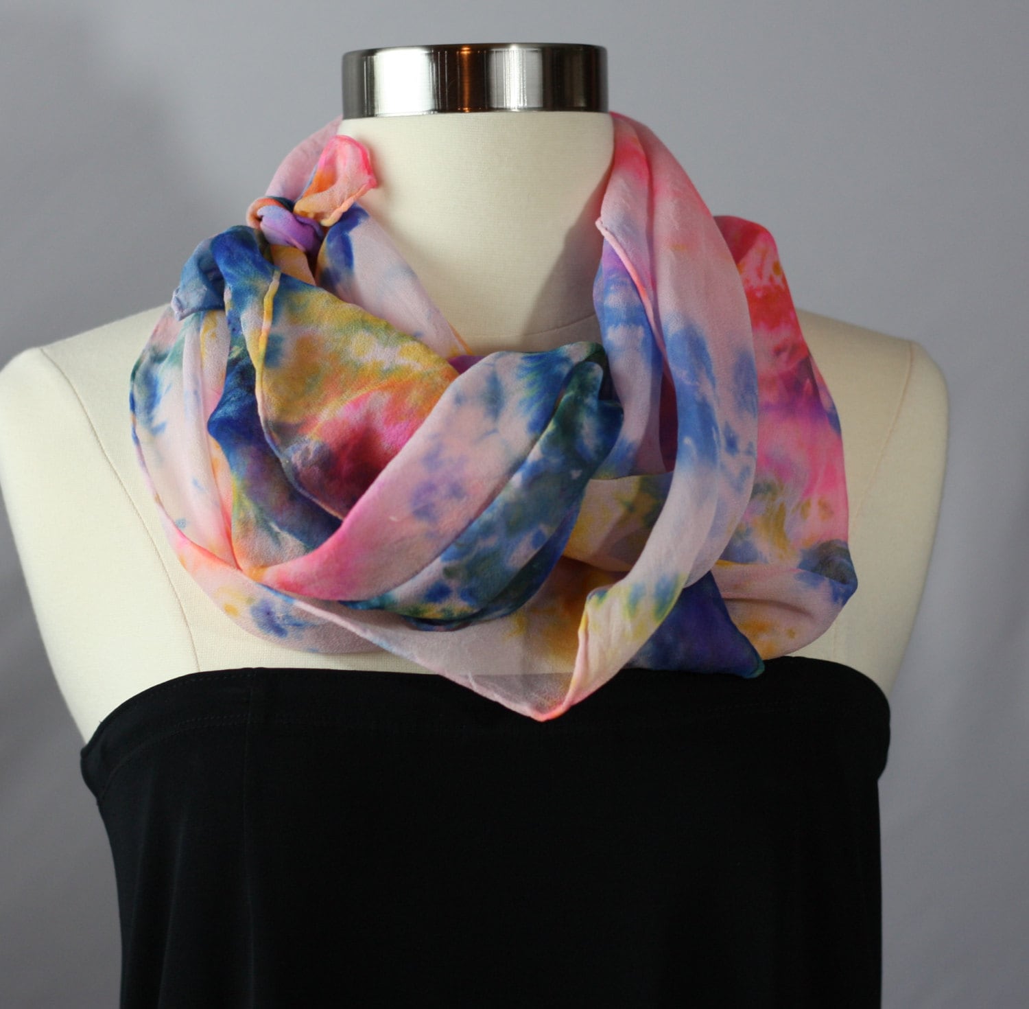 Tragbarer Handgefärbter Chiffon Schal Aus Seide in Wunderschönen Farben 14"x 72" Tragbarer Handgefärbter Chiffon Schal Aus Seide in Wunderschönen Farben 14"x 72" von StackARockRanch