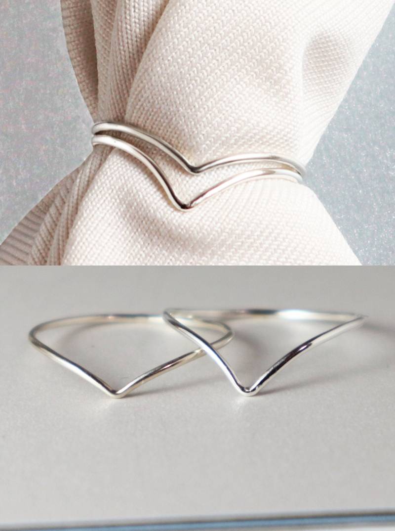 Chevron Silber Ring Set, V Zierliche Ringe, Dünne Ringe Für Frauen, Minimalist Schmuck Geschenk Mama Tochter Schwester Abschluss Beste Freundin Chevron Silber Ring Set, V Zierliche Ringe, Dünne Ringe Für Frauen, Minimalist Schmuck Geschenk Mama Tochter Schwester Abschluss Beste Freundin von StackedLayeredShine