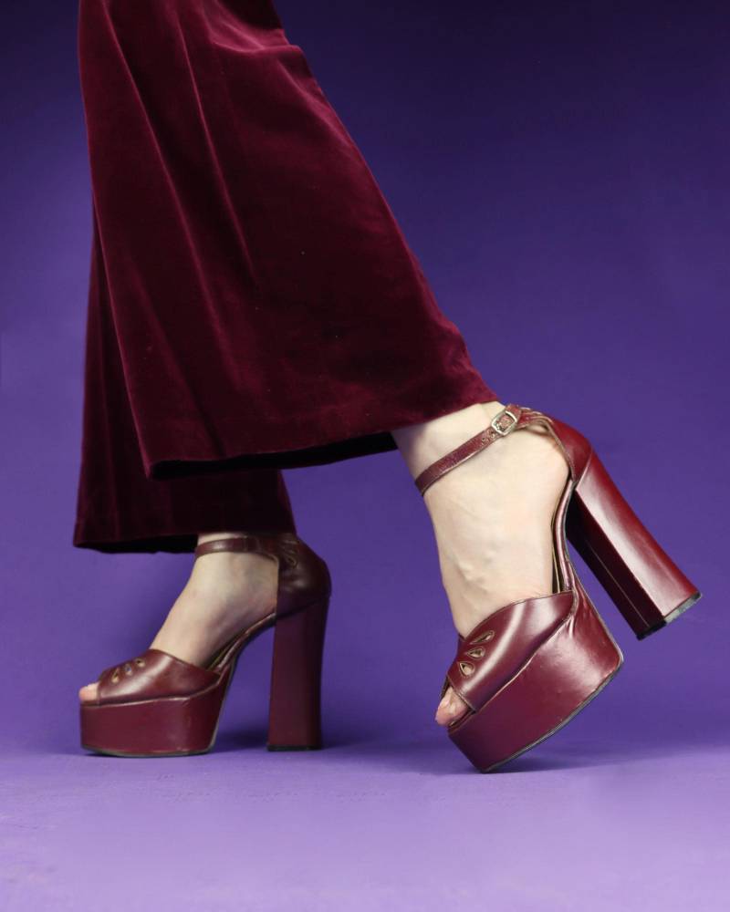 Vintage 1970Er Jahre Rote Plateau Schuhe Absätze Vintage 1970Er Jahre Rote Plateau Schuhe Absätze von StacksVintageUK