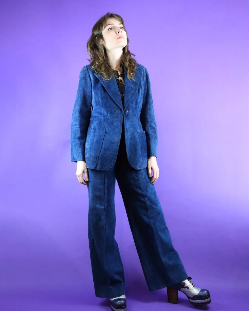 Vintage 1970Er Wildleder Anzug Set Schlaghose Blazer Blau von StacksVintageUK