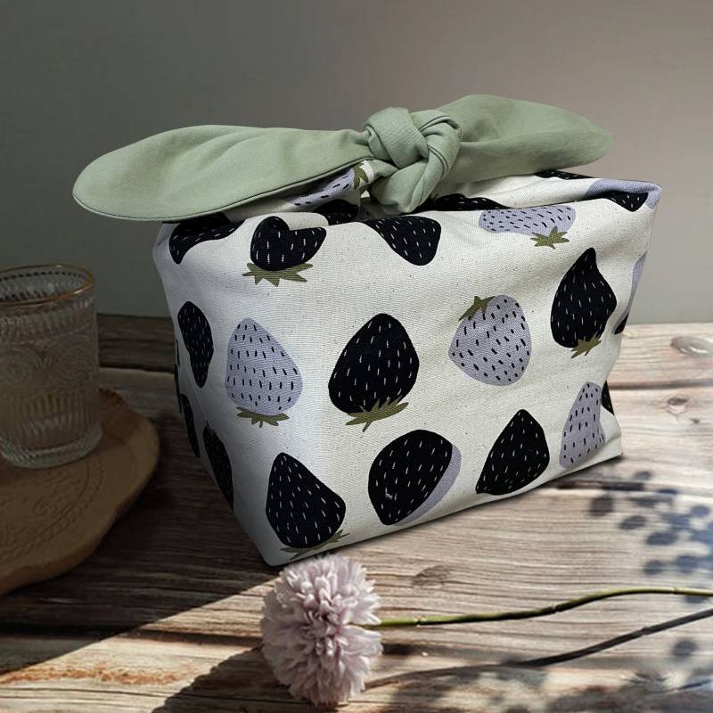 Benutzerdefinierte Name Schwarze Erdbeere Lunchbox Bento-Tasche, Zero Waste, Umweltfreundliches Lunchbox-Tuch Schulgeschenk Für Frauen von StacyKitchenDecor