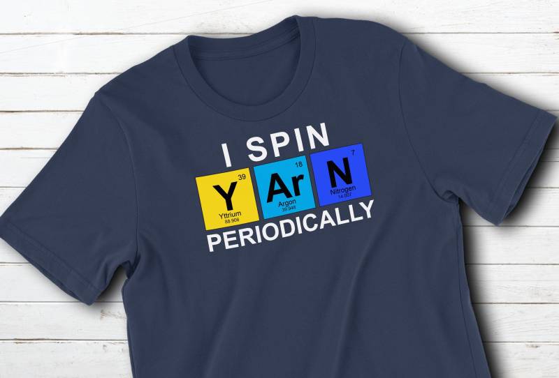 I Spin Yarn Periodisch Kurzarm Shirt ~ Lustiges T-Shirt Für Spinner Drop Spindle Spinning Wheel Geschenk Fiber Artist von StacyStitchesStuff