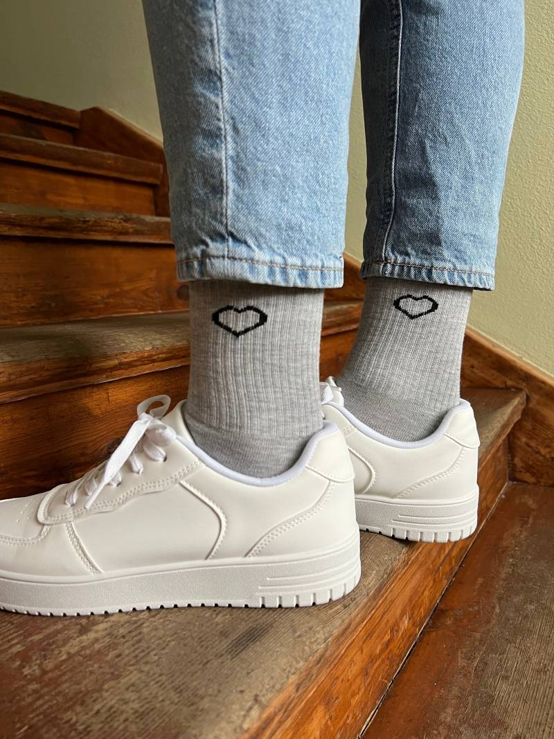 Socken Accessoires Strümpfe Unisex Weiß Grau Schwarz Herz Mit Tennissocken Motiv Socken Accessoires Strümpfe Unisex Weiß Grau Schwarz Herz Mit Tennissocken Motiv von StacysCuteStuff