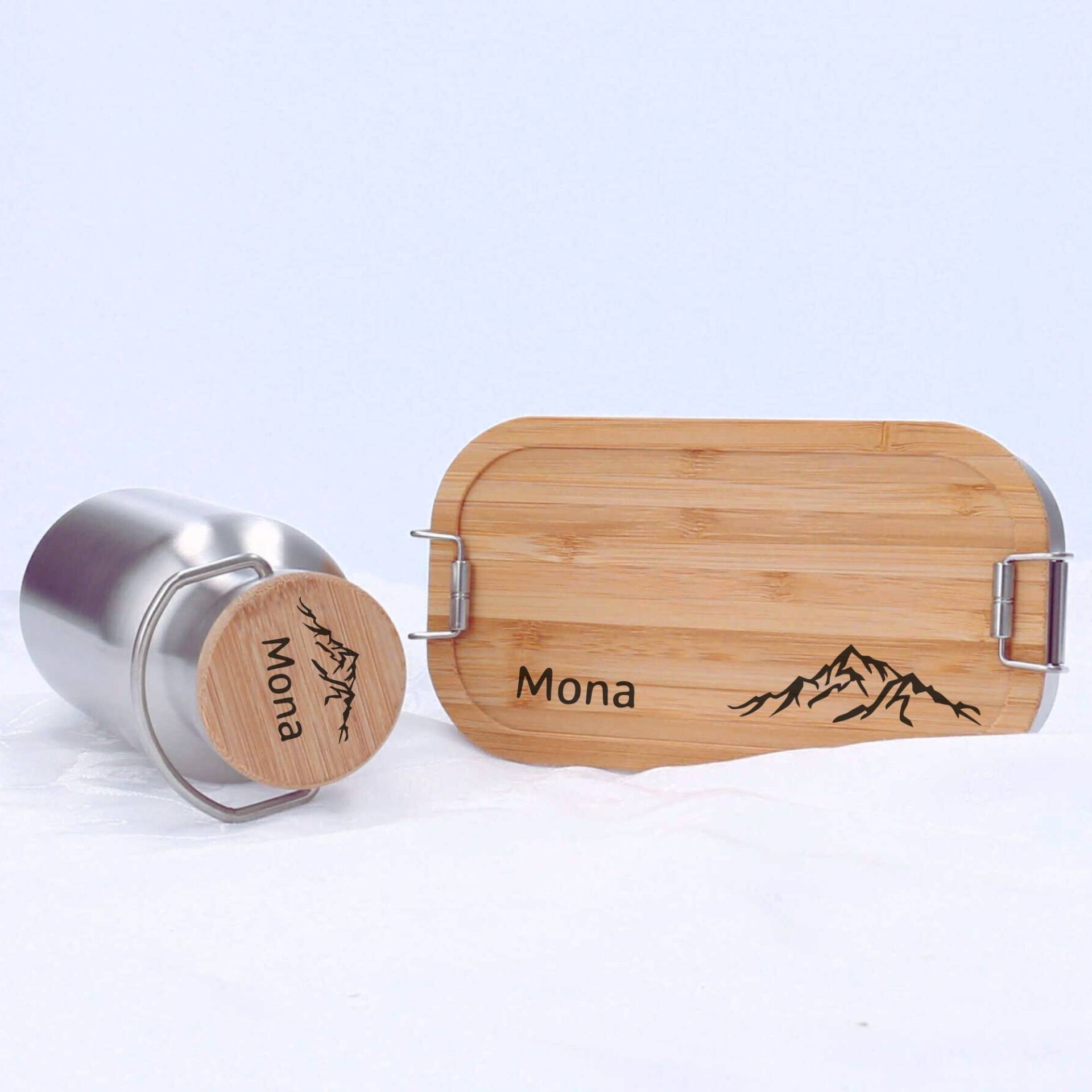 Personalisierte Brotdose Und Trinkflasche Aus Edelstahl Mit Bambusdeckel - Nachhaltiges Geschenkset Für Schule, Arbeit & Outdoor Personalisierte Brotdose Und Trinkflasche Aus Edelstahl Mit Bambusdeckel - Nachhaltiges Geschenkset Für Schule, Arbeit & Outdoor von StadtLandHolz