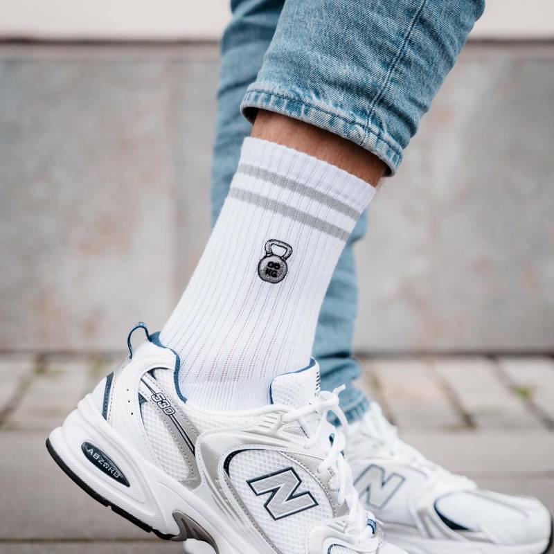 Kettlebell Socken Für Fitness Fans Bestickte Bio-Baumwolle Sportsocken Damen & Herren Lustige Tennissocken Mit Sport Motiv von StadtkinderCom