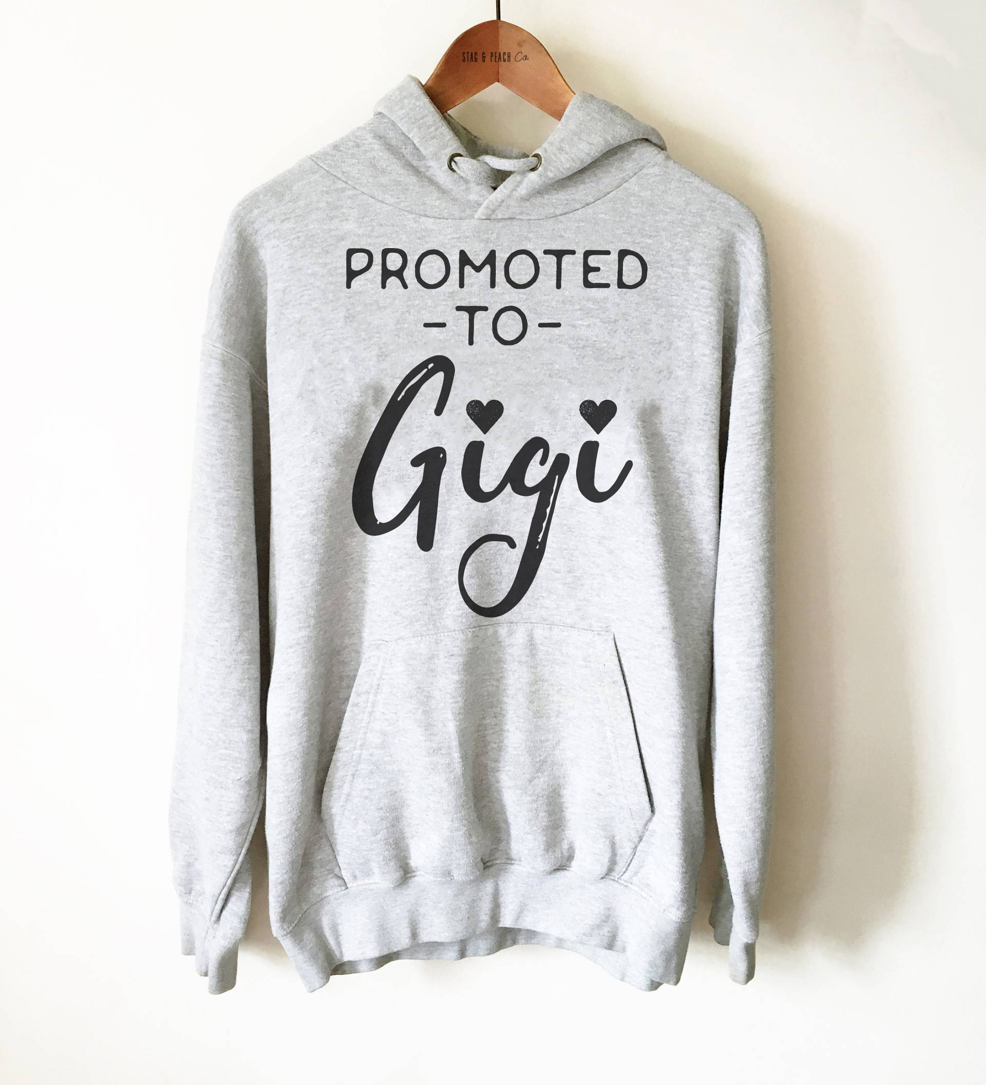 Befördert Zu Gigi Unisex Hoodie - Shirt, Geschenk, Süßes Oma Großmutter Schwangerschaft Offenbaren Idee, Neues T-Shirt von StagandPeachCo