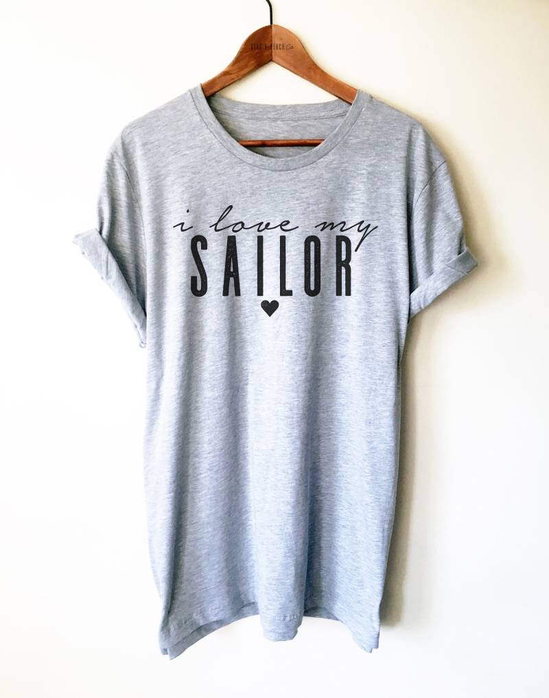 Ich Liebe Mein Sailor Shirt - Frau Shirt, Freundin, Militär Geschenk, Verlobte Nach Hause Kommen, Einsatz-T-Shirt von StagandPeachCo