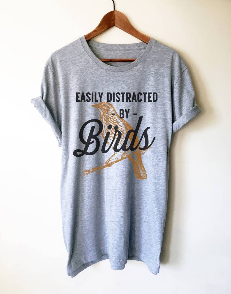 Leicht Abgelenkt Von Vögel Unisex Shirt - Vogelbeobachter | Geschenk Für Vogelliebhaber Vogelfutter Vogelkunde Vogel Liebhaber von StagandPeachCo