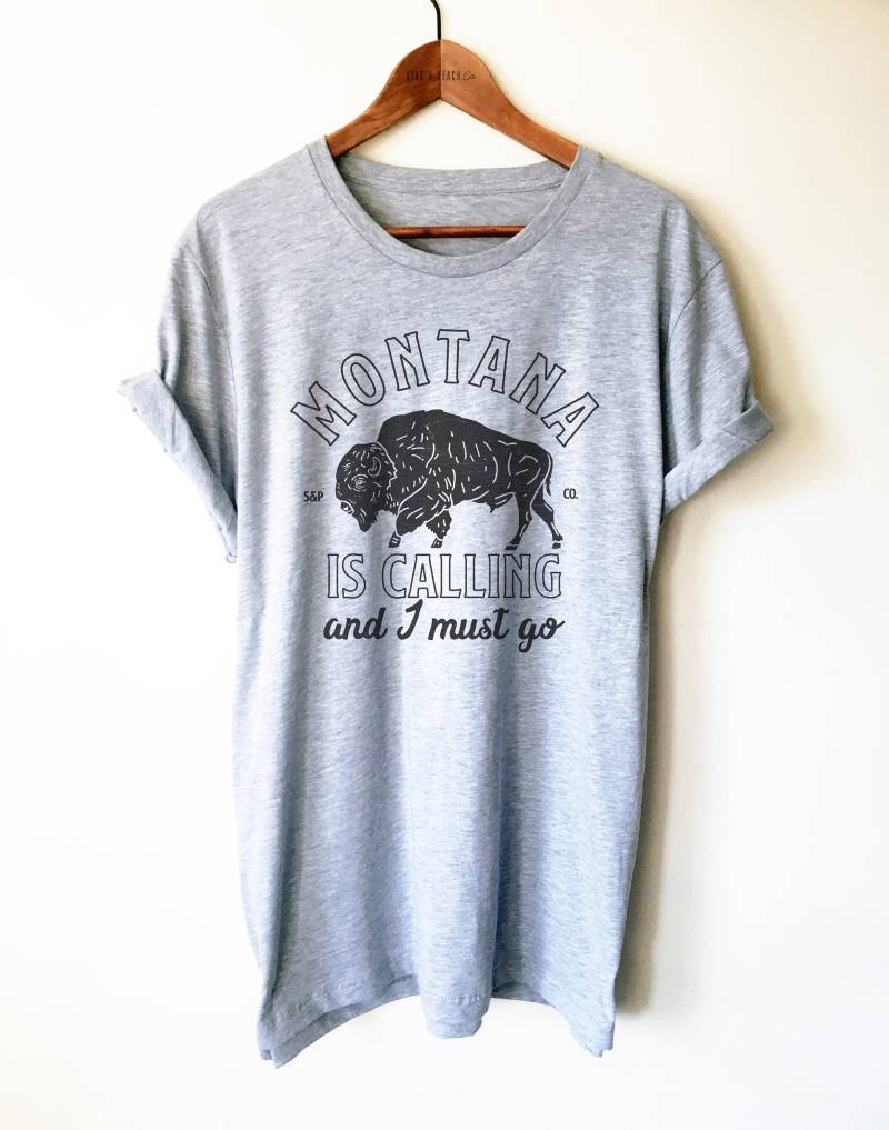 Montana Ruft Unisex Hemd - Home State Hemd, Rocky Mountains Büffel Geschenk, Yellowstone, Glaccher Nationalpark von StagandPeachCo