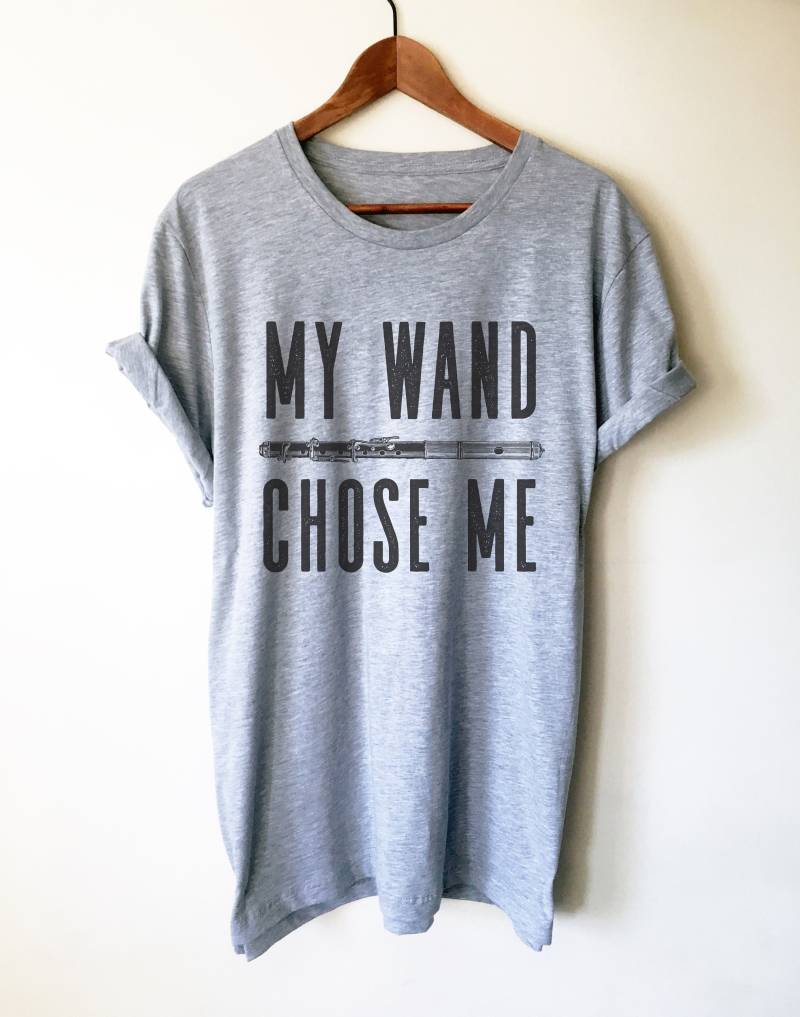 My Wand Chose Me Unisex Shirt - Flöte Shirt, Geschenk, Musiker Band T-Shirts, Musik Musiklehrer von StagandPeachCo