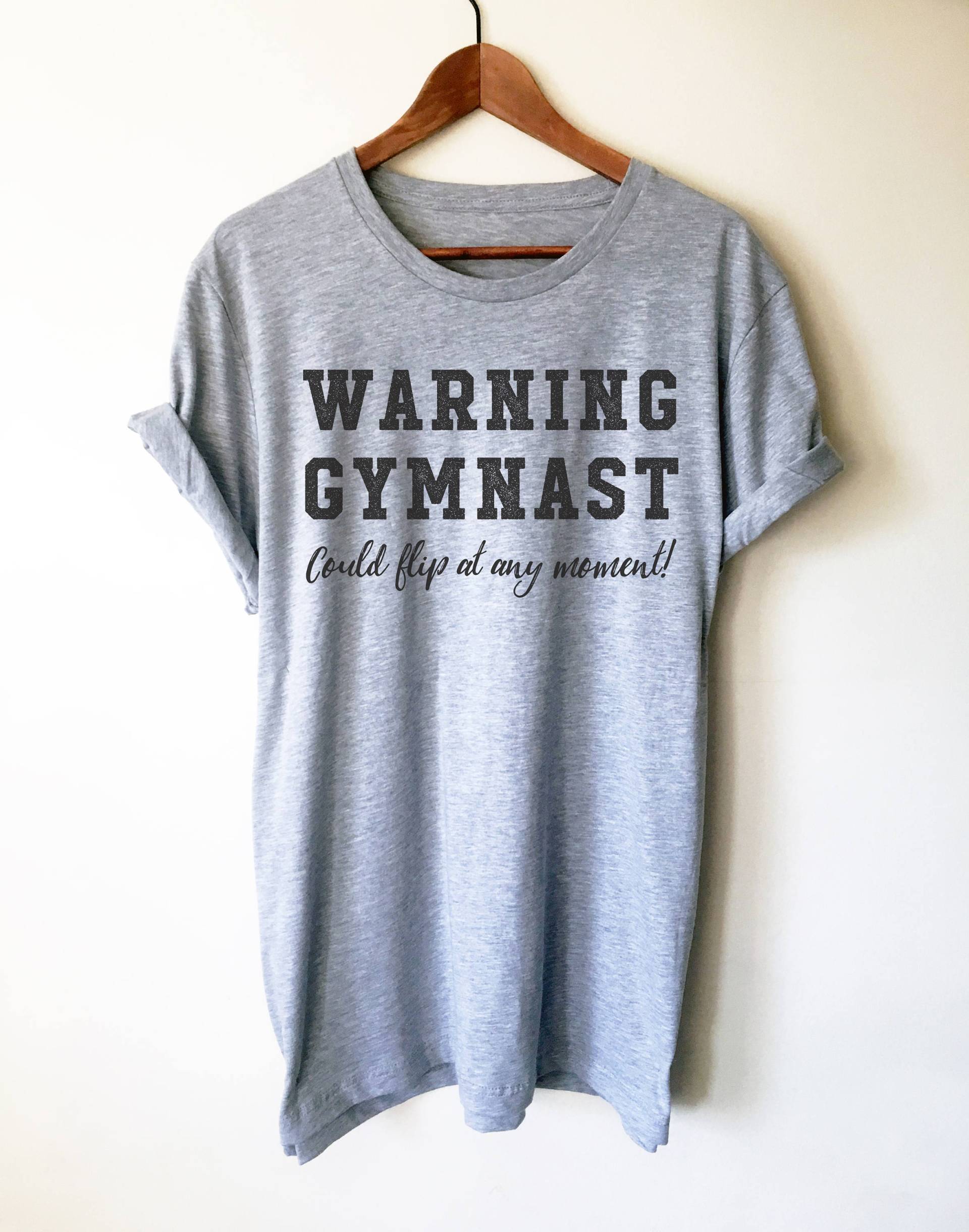 Warnung Turner Unisex Shirt - Gymnastik Shirt, Geschenk, Geschenke, Gymnastik, Geschenk Für Turner Warnung Turner Unisex Shirt - Gymnastik Shirt, Geschenk, Geschenke, Gymnastik, Geschenk Für Turner von StagandPeachCo