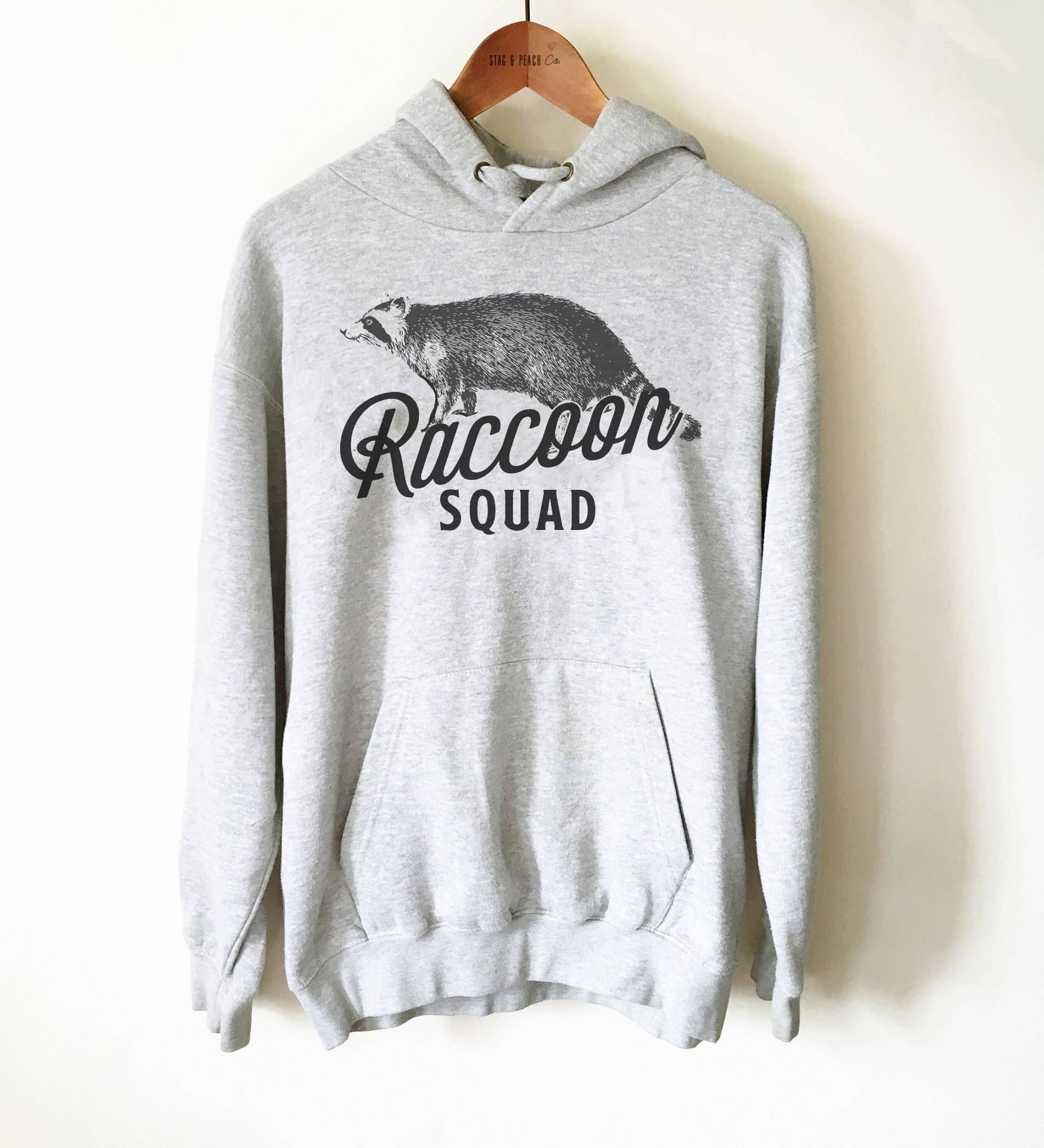 Waschbär Squad Unisex Hoodie - Geschenk Für Liebhaber, Besitzer Shirt, Quebec Kanada Waschbärrettung, Rettungsteam von StagandPeachCo