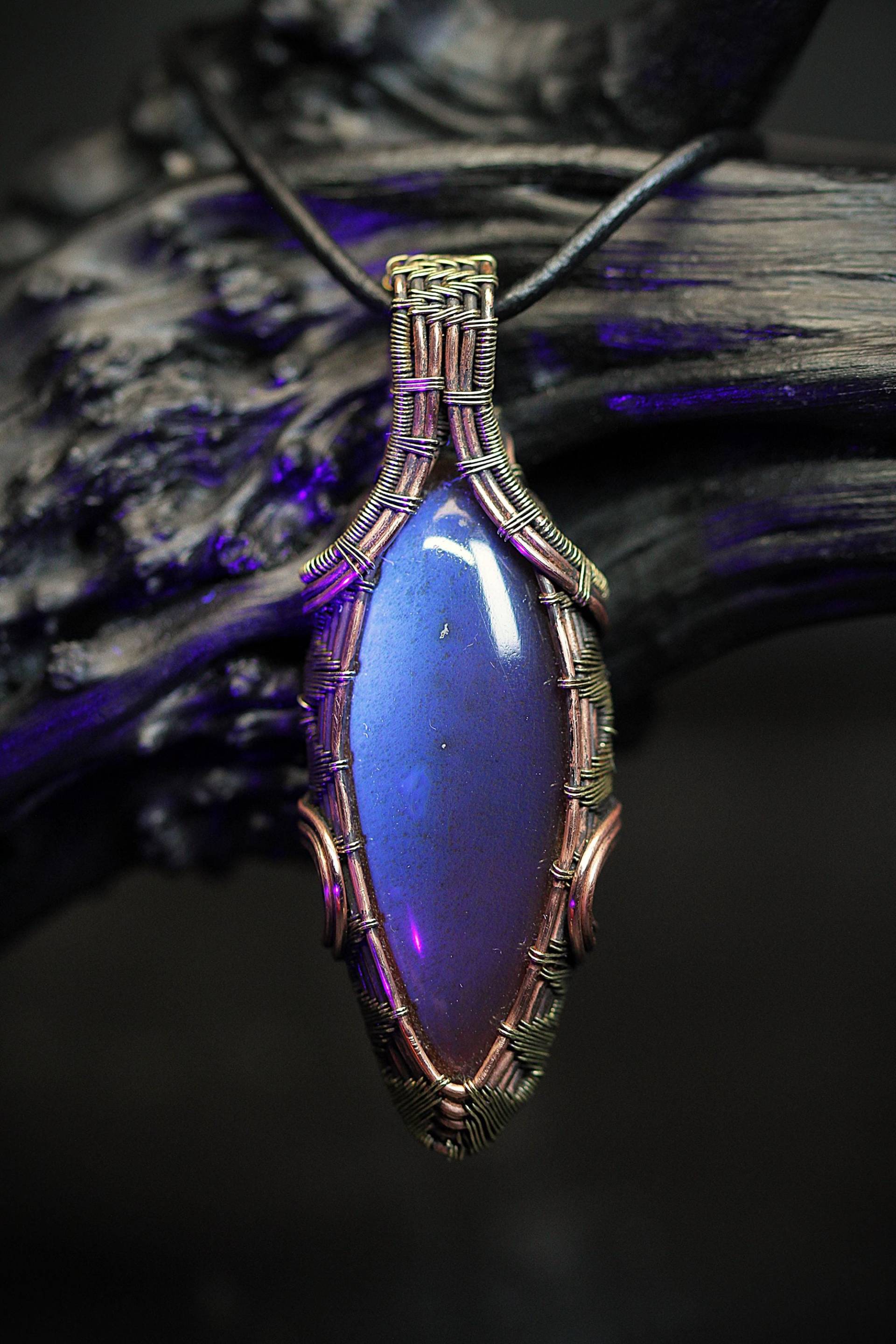 Blauer Sumatra Bernstein Kettenanhänger in Kupfer Und Messing | Vintage Look Antik Anhänger Mit Amber Für Damen von Stahlweberei