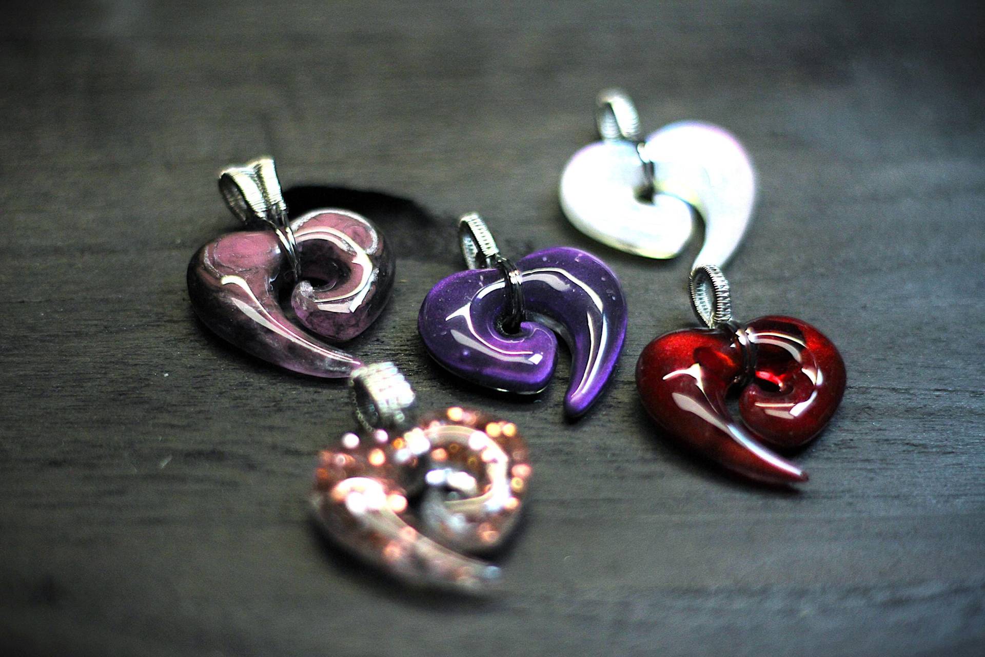 Spiral Herz Kettenanhänger, Verschiedene Farben, Rot Lila Rosa Hellblau Koru Mit Edelstahl Öse, Beidseitiger Anhänger Für Frauen von Stahlweberei