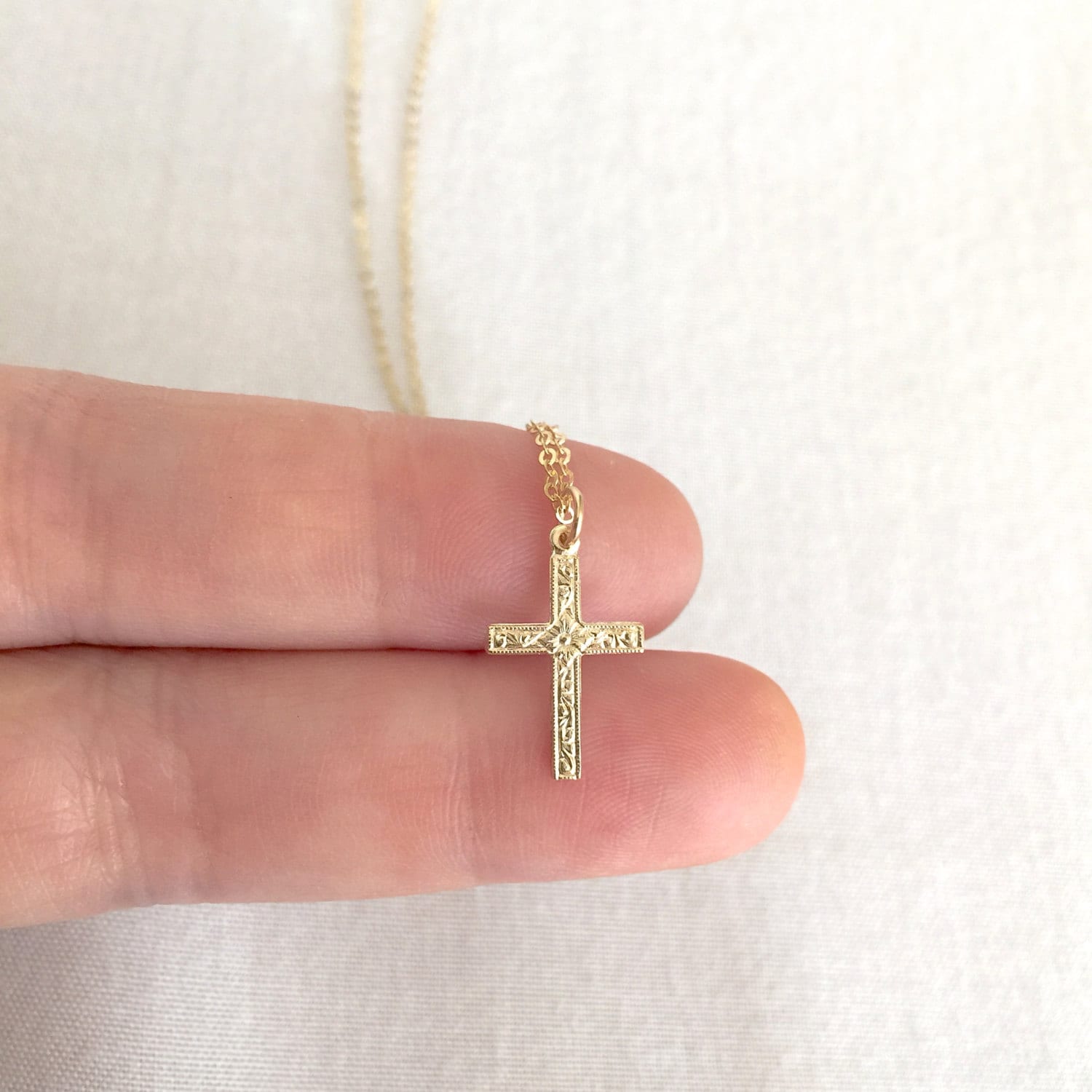 Einfache Gold Gefüllte Kreuz Halskette, Erste Kommunion Baby Taufe Konfirmation Alltägliche Mama Halskette von StampedEve