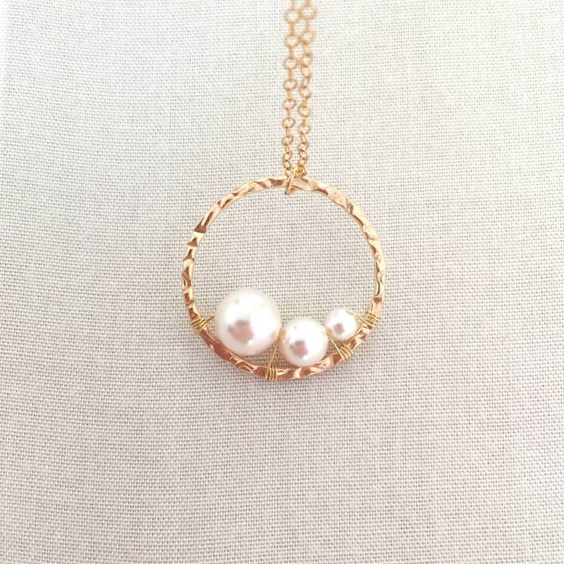 Gold Fill Mutter Der Braut Halskette, Drei Generationen Hochzeit Schmuck, Perlen Infinity Halskette von StampedEve