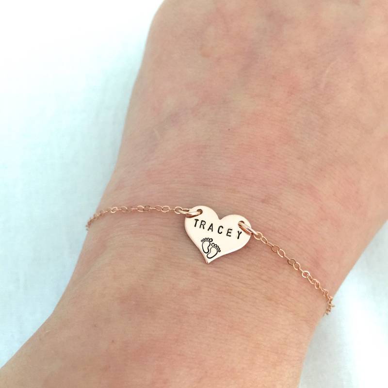 Personalisierte Baby Füße Armband, Neue Mutter Geschenk, Schwangerschaft Verloren Geschenk Für Mama, Gedenkgeschenk, Totgeburt Eines Engels von StampedEve