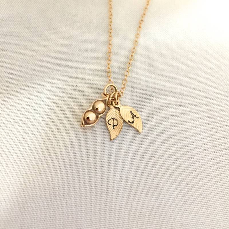 Personalisierte Gold Erbsenschote Halskette, Mutter 2 Oder 3 Kinder, Oma Schmuck, Der Braut Halskette von StampedEve