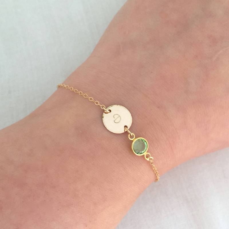 Personalisiertes Geburtsstein Armband, Baby Brautjungfern Blumen Mädchen Mutter Süßes 16 Geschenk, Freundin von StampedEve