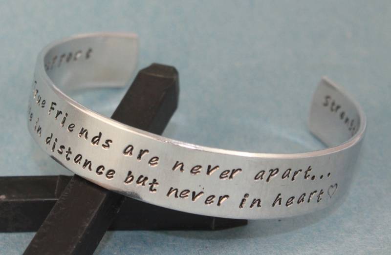 Manschettenarmband - Doppelseitiges Armband Personalisiertes Silber von StampinOffThePath