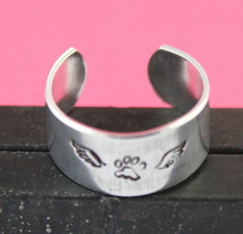 Sale - Hunde Engel Ring Haustier Gedenkring Verstellbar Handgestempelter von StampinOffThePath