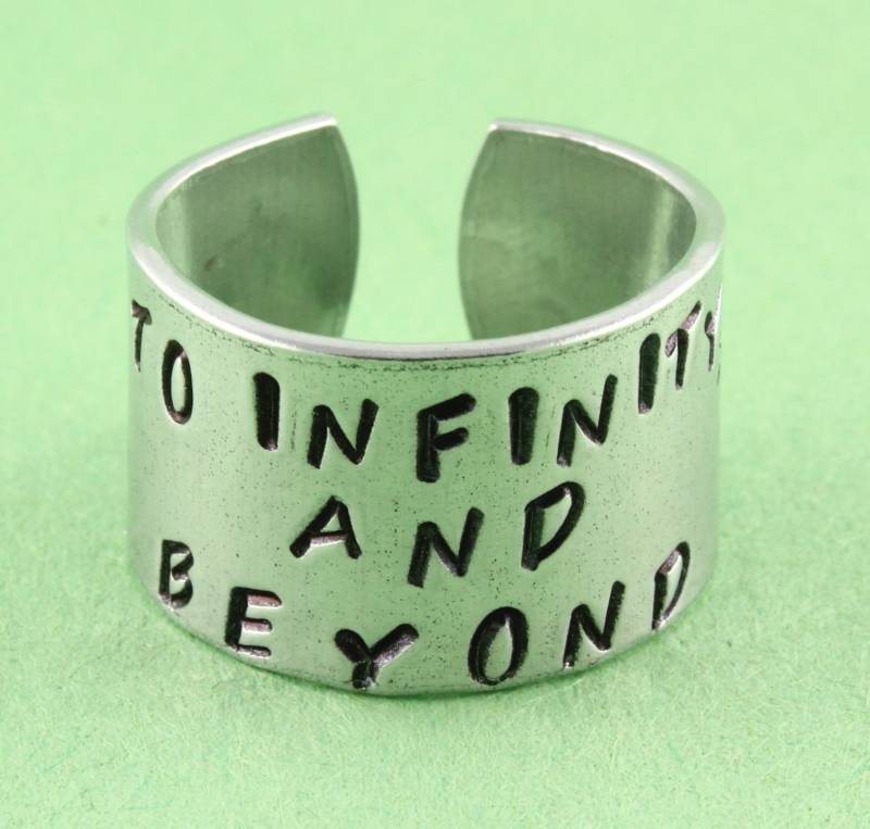 Sale - To Infinity & Beyond Raketenring Bester Freund Ring Verstellbarer Aluminium Handgestempelter Unisex Valentinstag Geschenk von StampinOffThePath