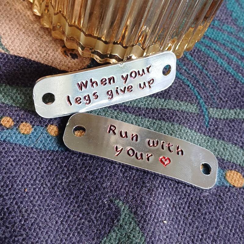 Run With Your Heart Schnürsenkel Tags | Motivierendes Geschenkset Für Läufer von Stampywampydoodah