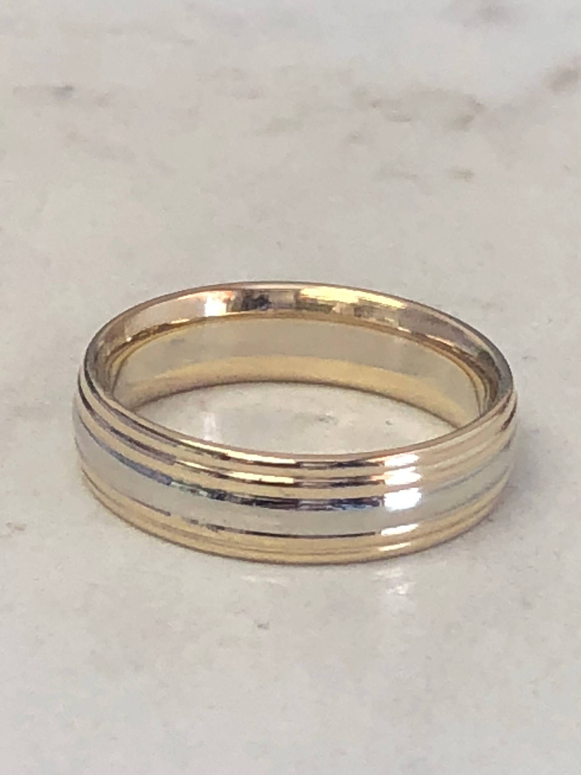 14Kt Gelb - Und Weißgold Zweifarbige Unisex Hochzeit/Jubiläum Band 6 Mm Breit Zu Einem Sehr Erschwinglichen Preis von StanPaulJewelry