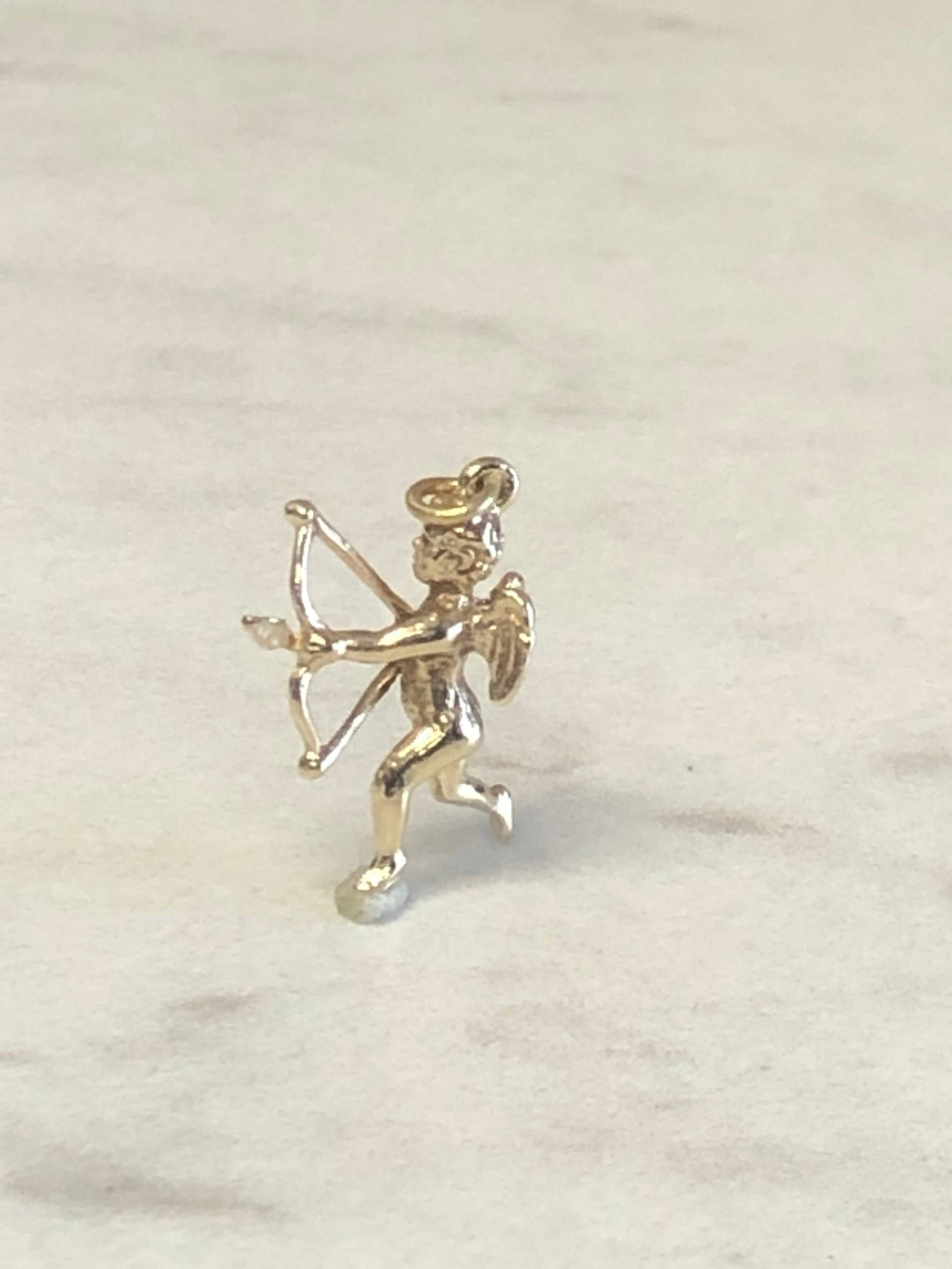 14Kt Gelbgold 3-Dimensionaler Cupid Charm Anhänger 3/4" in Der Länge 14Kt Gelbgold 3-Dimensionaler Cupid Charm Anhänger 3/4" in Der Länge von StanPaulJewelry
