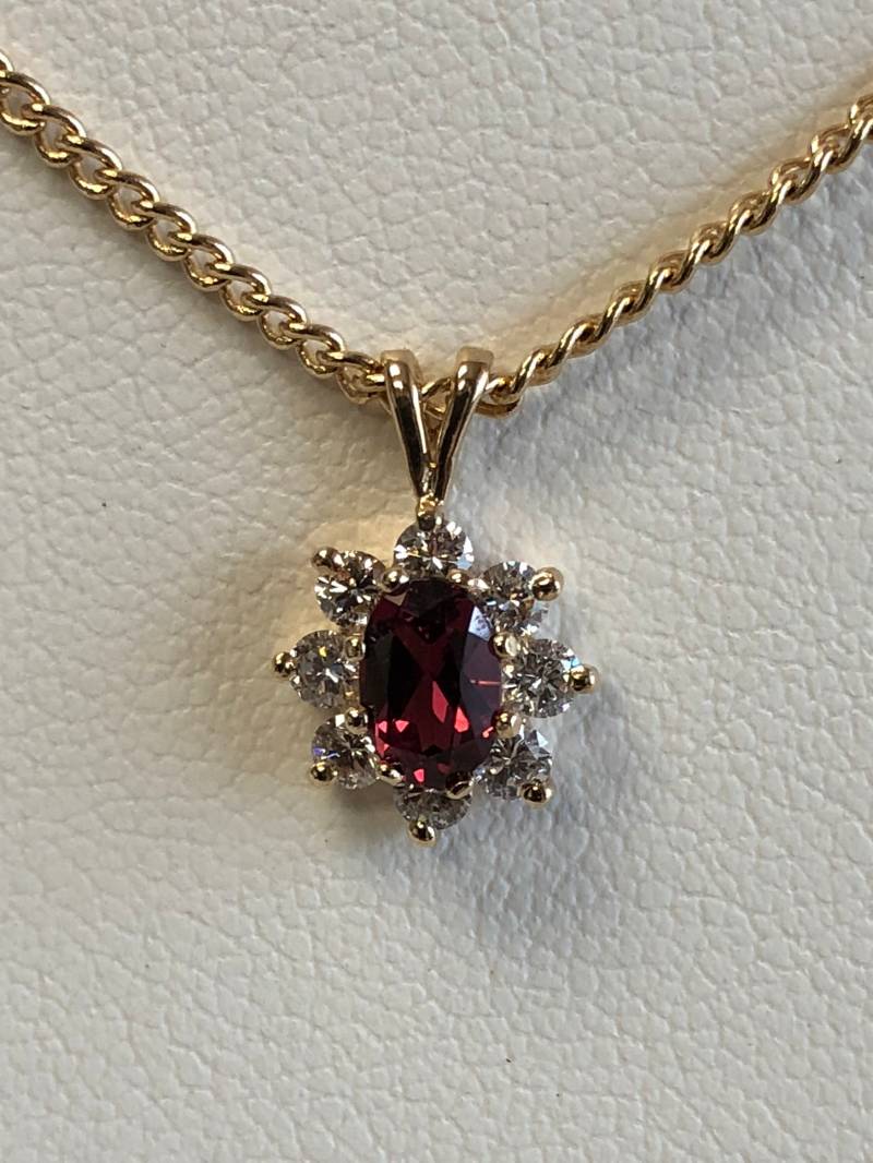 14Kt Gelbgold Diamant Und Rhodolith Granat Anhänger Mit Gratis 18" Gliederkette Box Verschluss Zu Einem Sehr Erschwinglichen Preis von StanPaulJewelry