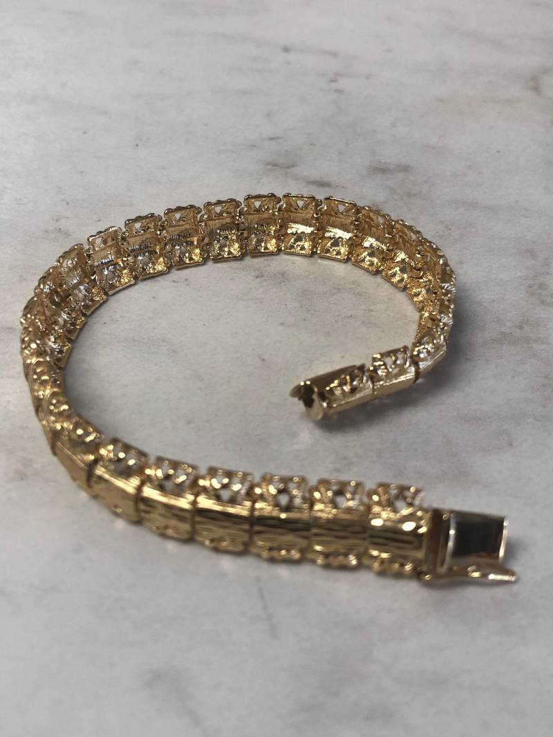 7 ".14Kt Gelbgold Lady's Diamond Cut Nugget Scharnier Massiv Armband 7" in Der Länge Zu Einem Sehr Erschwinglichen Preis von StanPaulJewelry