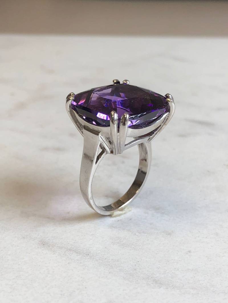 Amethyst... 14Kt Weißgold Damen Maßanfertigung 27.45Ctw Kissenschliff Amethyst Ring von StanPaulJewelry