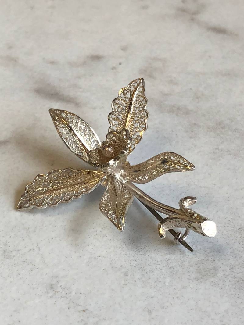 Eine Einzigartige Sterling Silber Filigrane Blume Pin/Brosche Zu Einem Unglaublichen Preis. Kostenloser Versand von StanPaulJewelry