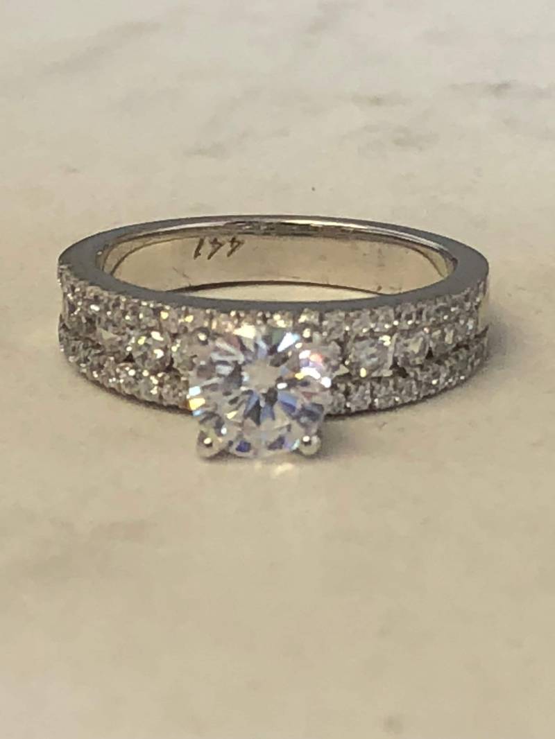 Lady Sterling Silber Verlobungsring 1.61Ct Gesamtgewicht Zu Einem Unglaublichen Preis von StanPaulJewelry