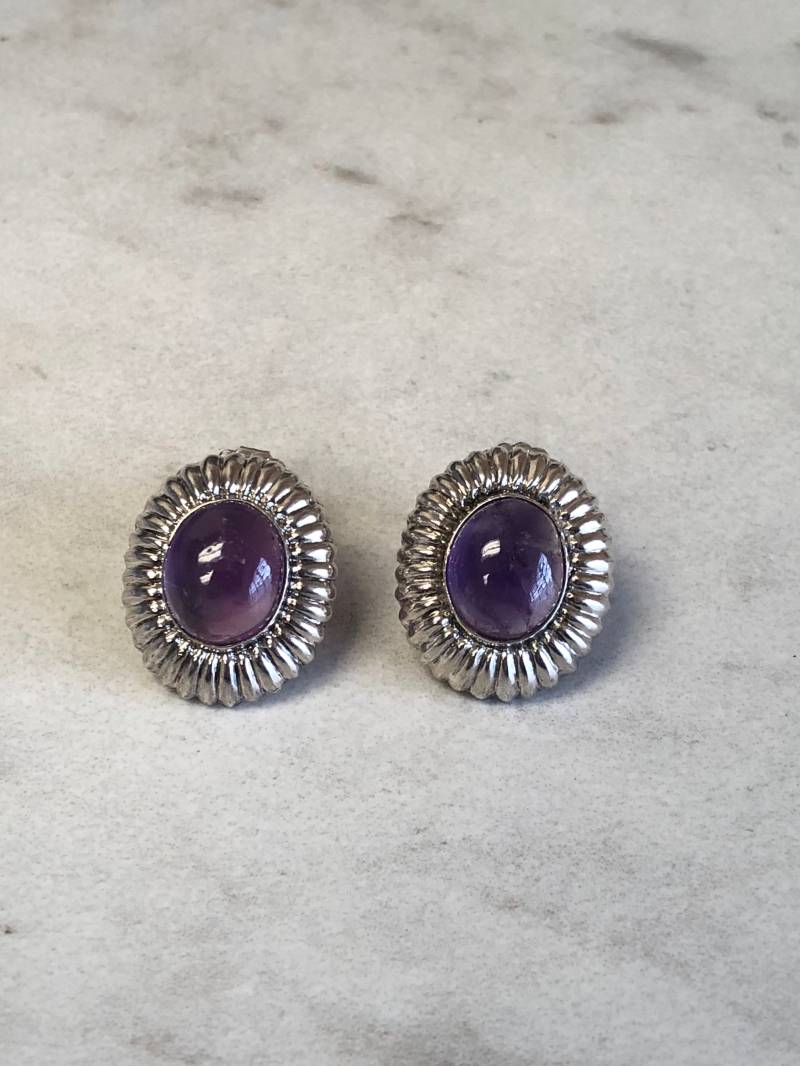 Sterling Silber Button Stil Oval Cabachon Amethyst Ohrringe Zu Einem Unglaublichen Preis. Kostenloser Versand von StanPaulJewelry